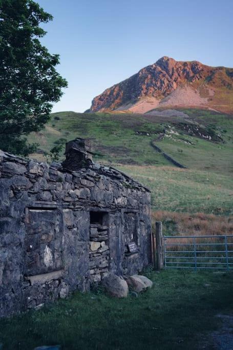 Welsh Holiday Home Sleeps 5 Close To Beaches & Mountains Nantlle Exterior photo